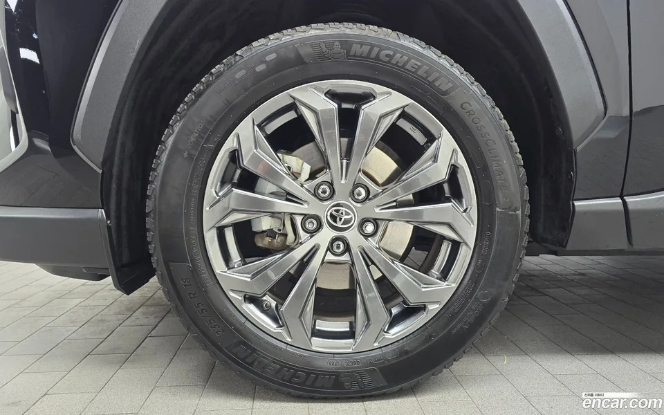 Toyota RAV4 2.5 4WD LTD 2023 — миниатюра 5