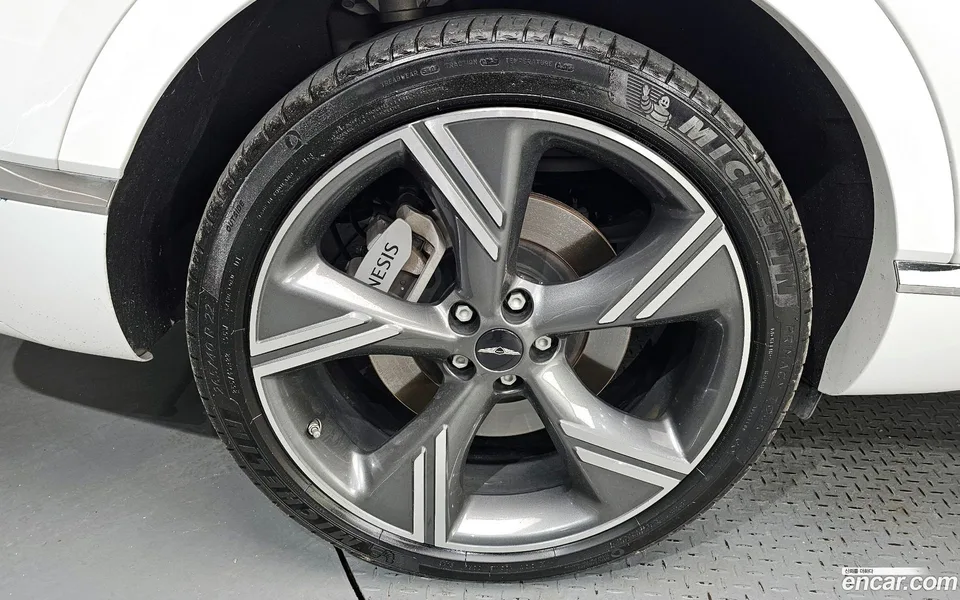 Genesis GV80 2.5T 2WD 2024 — миниатюра 2