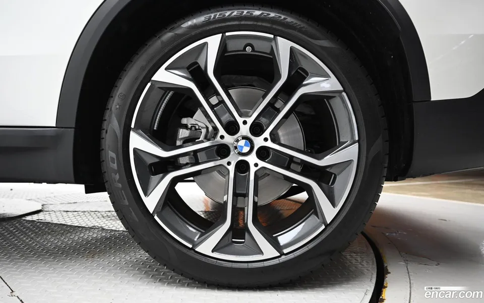 BMW X5 xDrive 40i xLine 2025 — миниатюра 5