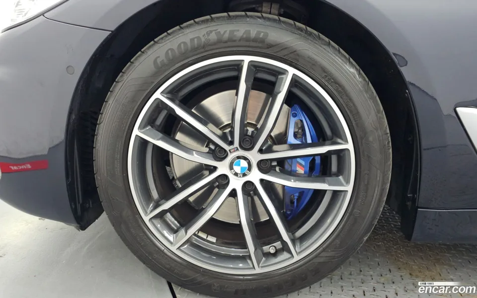 BMW 5 Series 520i M 2023 — миниатюра 5