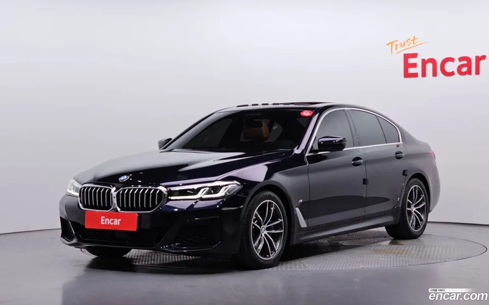 BMW 5 Series 520i M 2023 — фото 1, купить с доставкой в Москву