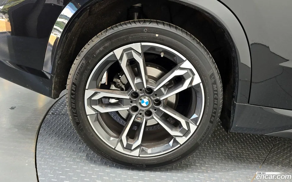 BMW X1 xDrive 20i M 2025 — миниатюра 2