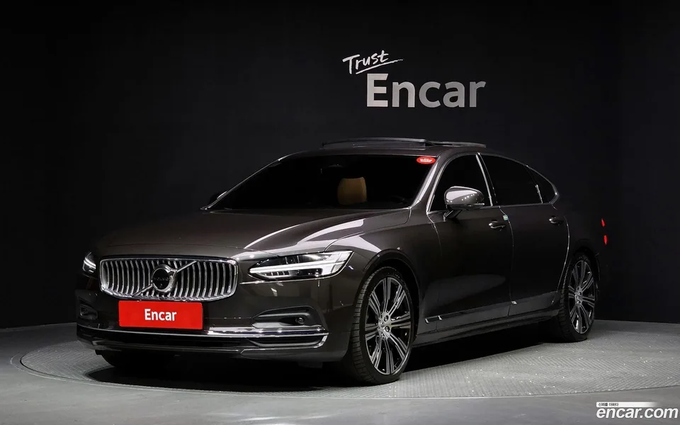 Volvo S90 B6 AWD 2022 — фото 1, купить с доставкой в Москву
