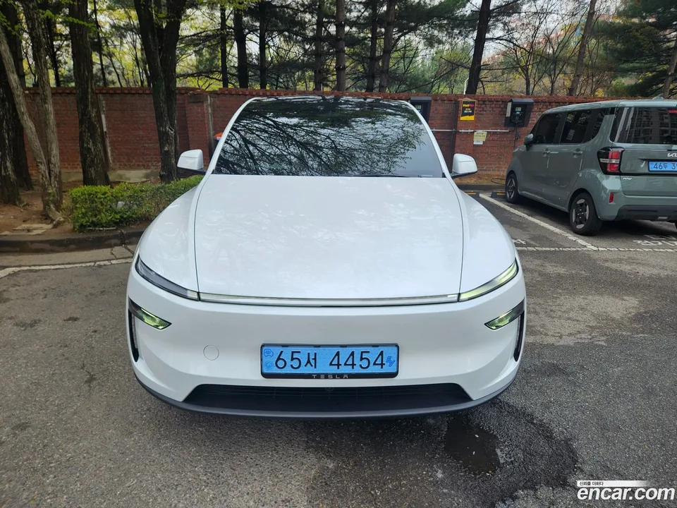 Tesla Model Y RWD 2026 — миниатюра 3