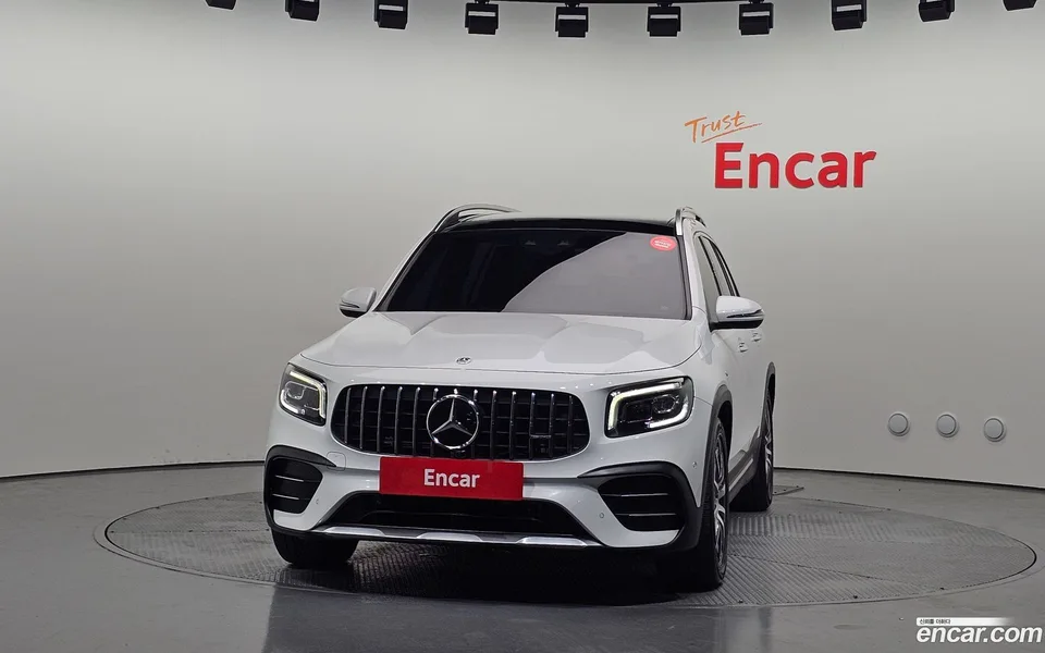 Mercedes-Benz GLB-Class AMG GLB35 4MATIC 2022 — миниатюра 3