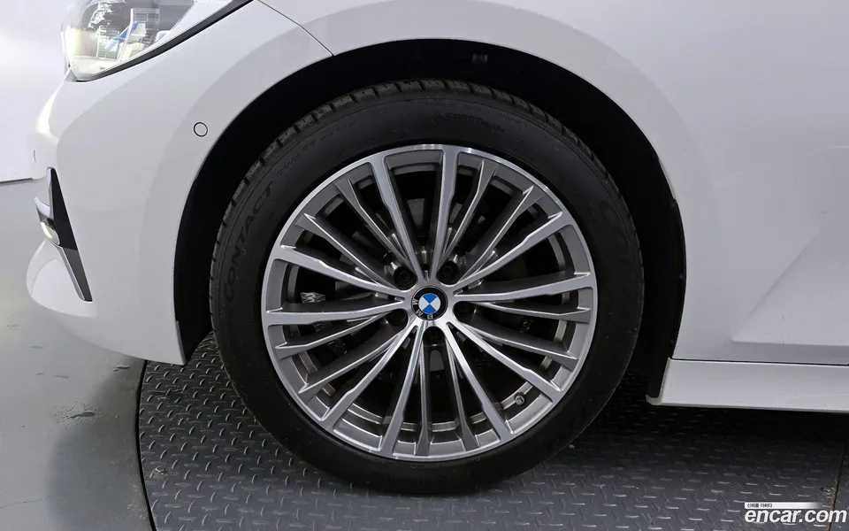 BMW 3 Series 320i 2022 — миниатюра 2
