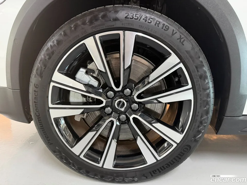 Volvo V60 Cross Country B5 AWD 2025 — миниатюра 5