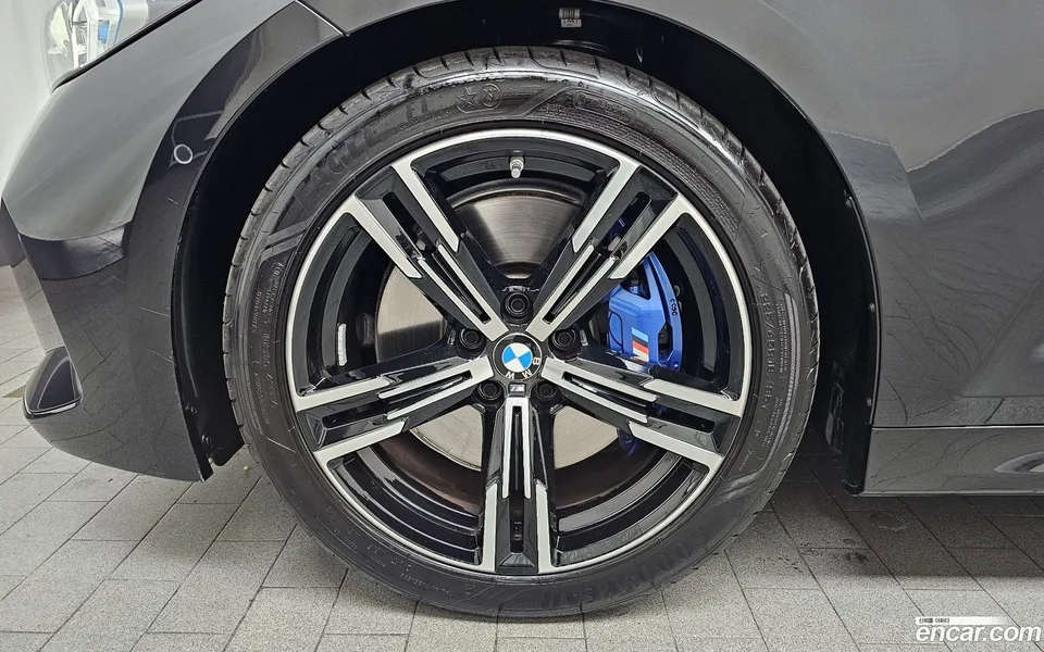 BMW 3 Series 320i M 2023 — миниатюра 5