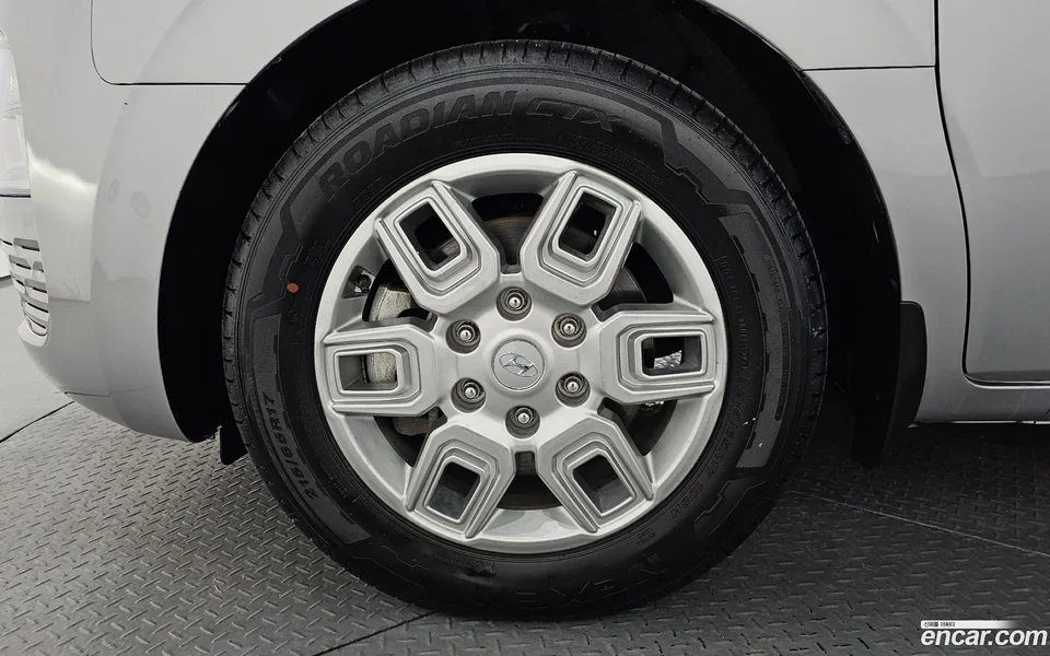 Hyundai Staria 5 2023 — миниатюра 2