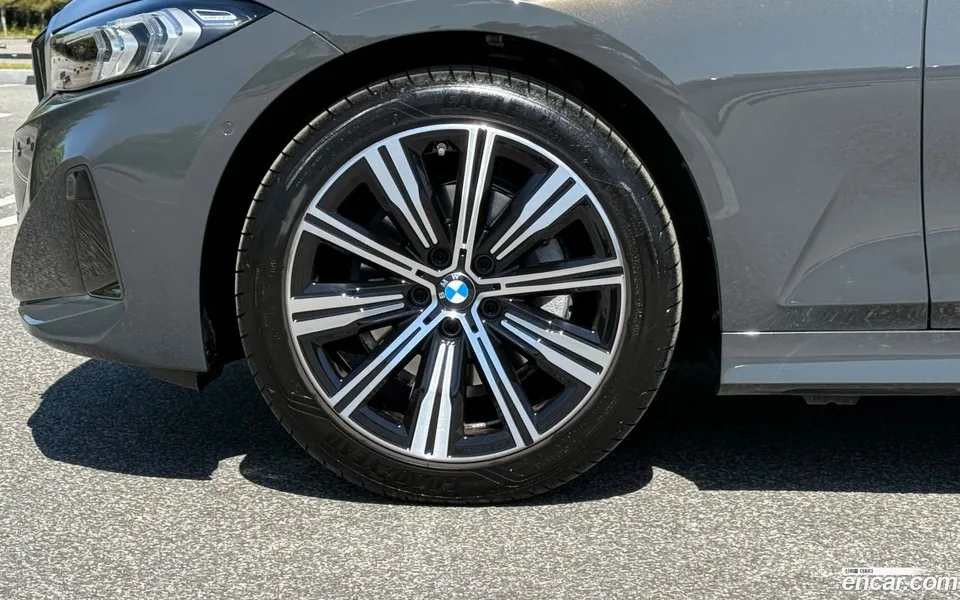 BMW 3 Series 320i 2025 — миниатюра 5