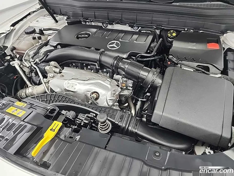 Mercedes-Benz GLB-Class GLB250 4MATIC 2023 — миниатюра 2