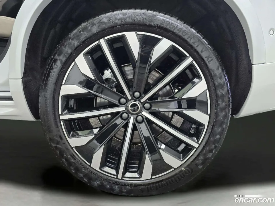 Volvo XC90 B6 2025 — миниатюра 2