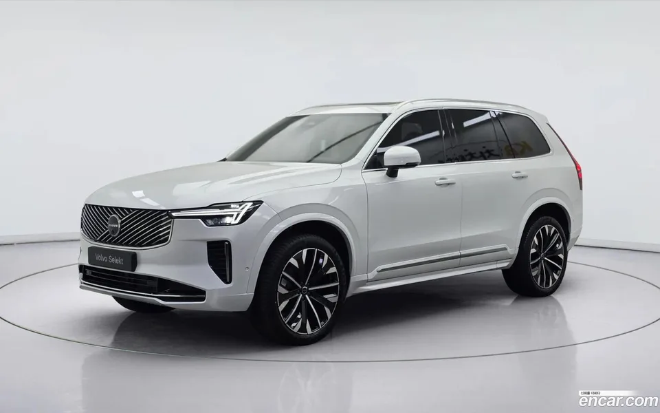 Volvo XC90 B6 2025 — фото 1, купить с доставкой в Москву