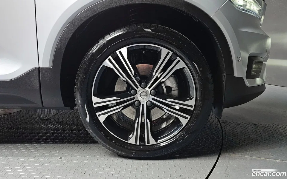 Volvo XC40 B4 2022 — миниатюра 5