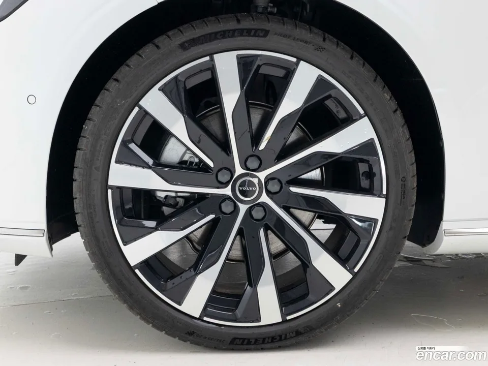 Volvo S90 B5 2025 — миниатюра 2