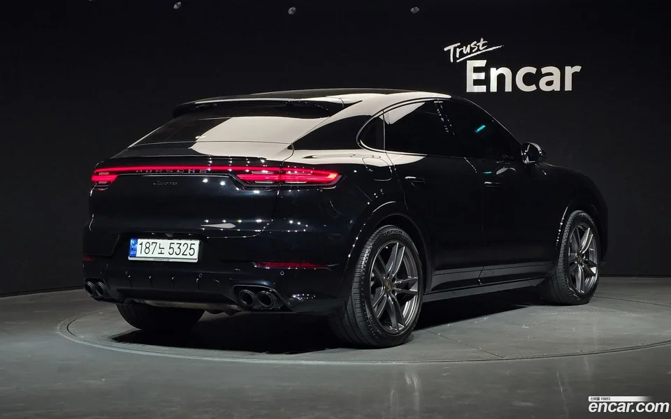 Porsche Cayenne 3.0 2023 — миниатюра 2