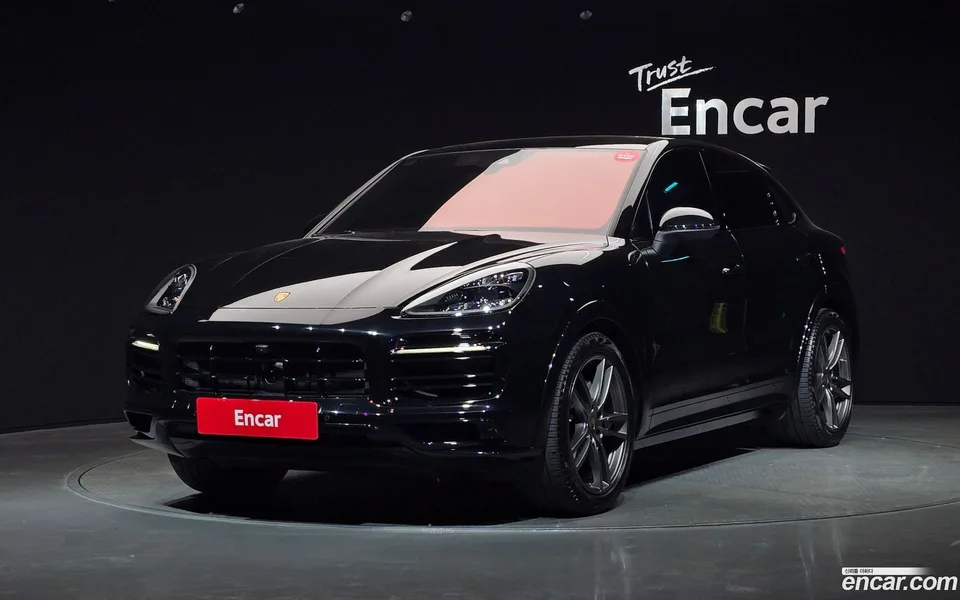 Porsche Cayenne 3.0 2023 — фото 1, купить с доставкой в Москву