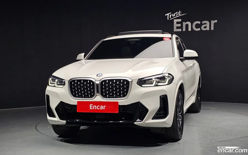 BMW X4 xDrive20i M 2022 — миниатюра 3