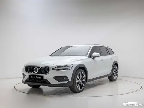 Volvo V60 Cross Country 2026 купить в Москве