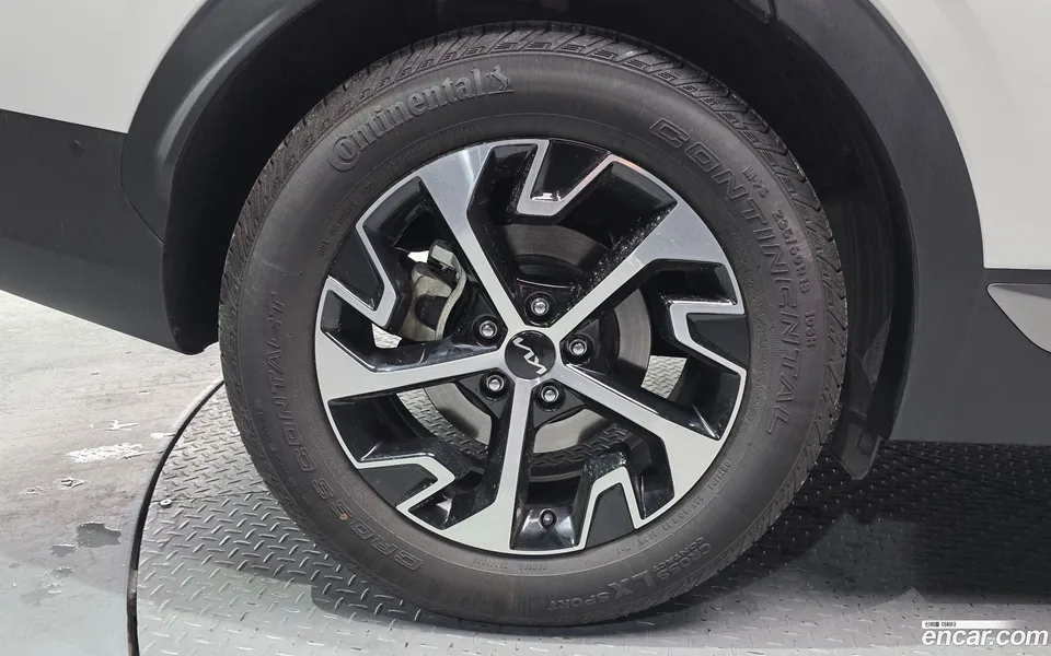 Kia Sportage Hybrid 2WD 2023 — миниатюра 5