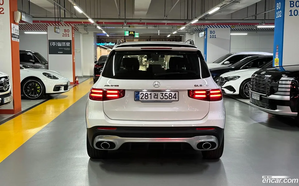 Mercedes-Benz GLB-Class AMG GLB35 4MATIC 2025 — миниатюра 3