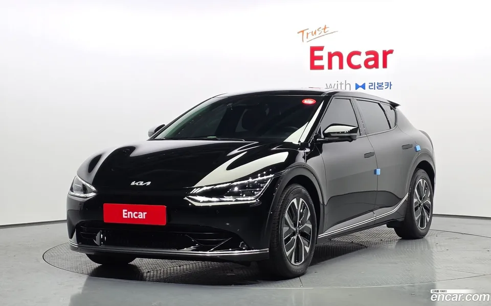 Kia EV6 2023 — фото 1, купить с доставкой в Москву