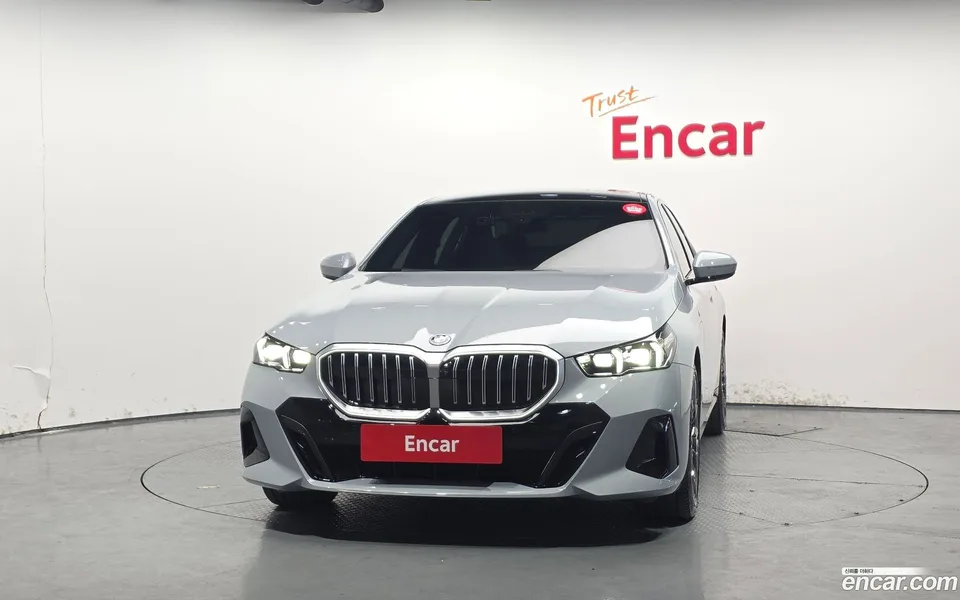 BMW 5 Series 530e M 2025 — миниатюра 3