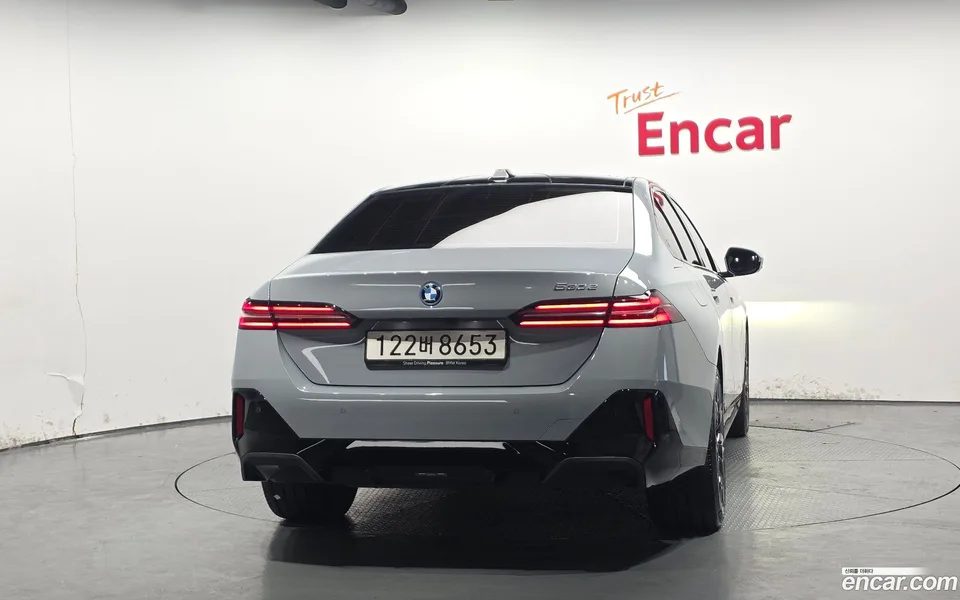 BMW 5 Series 530e M 2025 — миниатюра 4