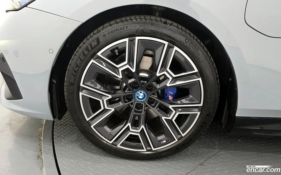 BMW 5 Series 530e M 2025 — миниатюра 5