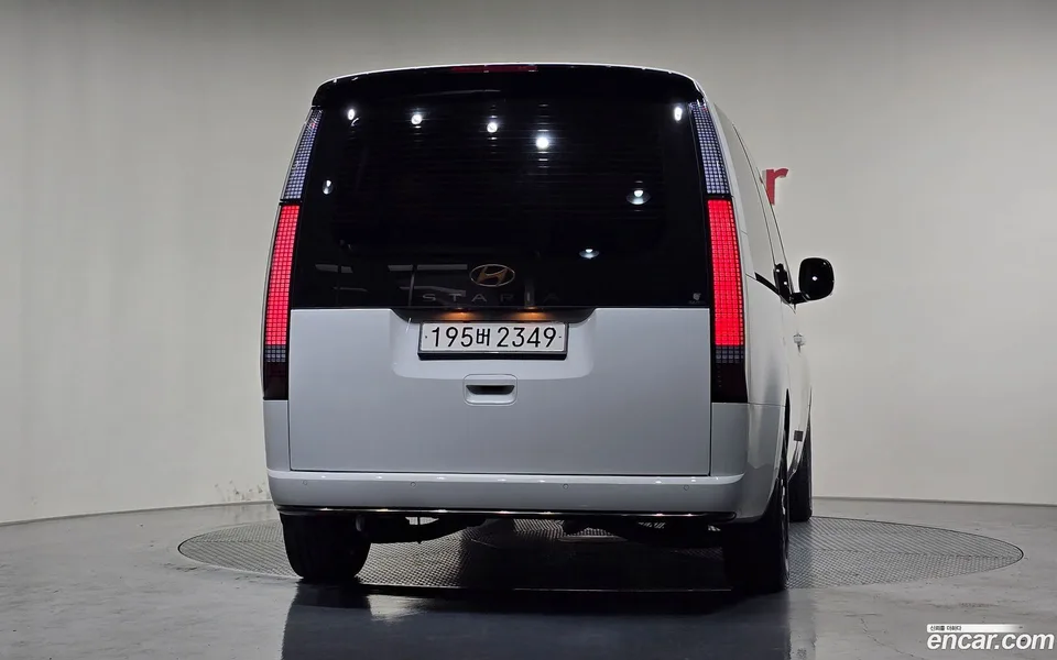 Hyundai Staria 9 2025 — миниатюра 4