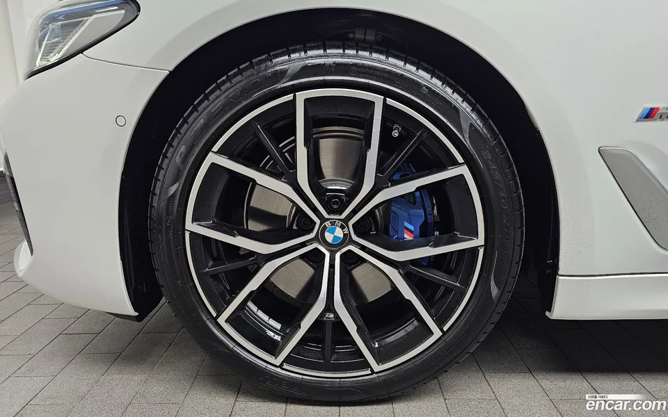 BMW 5 Series 530i M 2023 — миниатюра 5