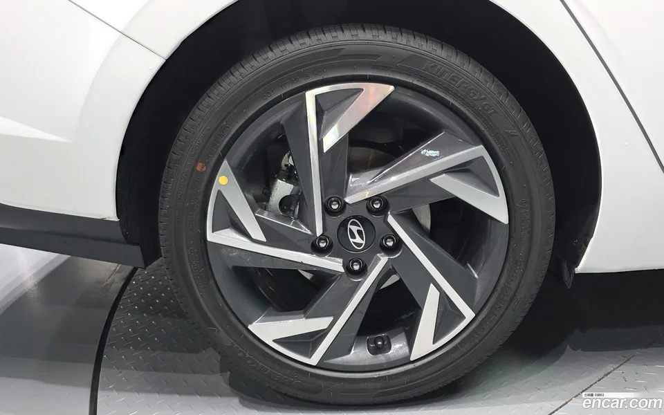 Hyundai Avante CN7 1.6 2026 — миниатюра 2