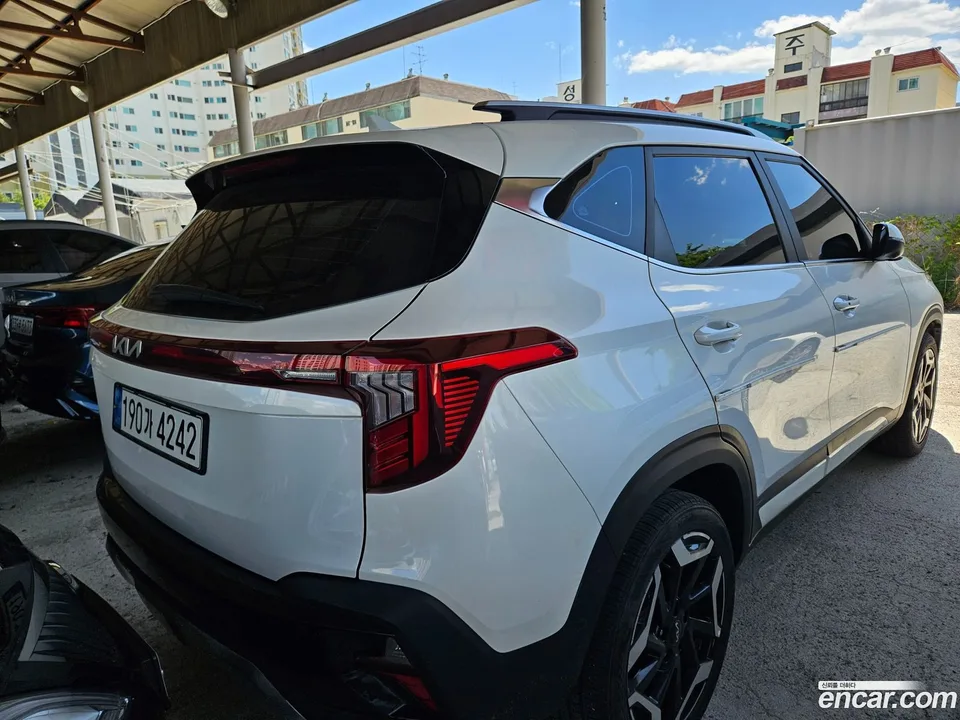 Kia Seltos 2.0 2WD 2023 — миниатюра 2