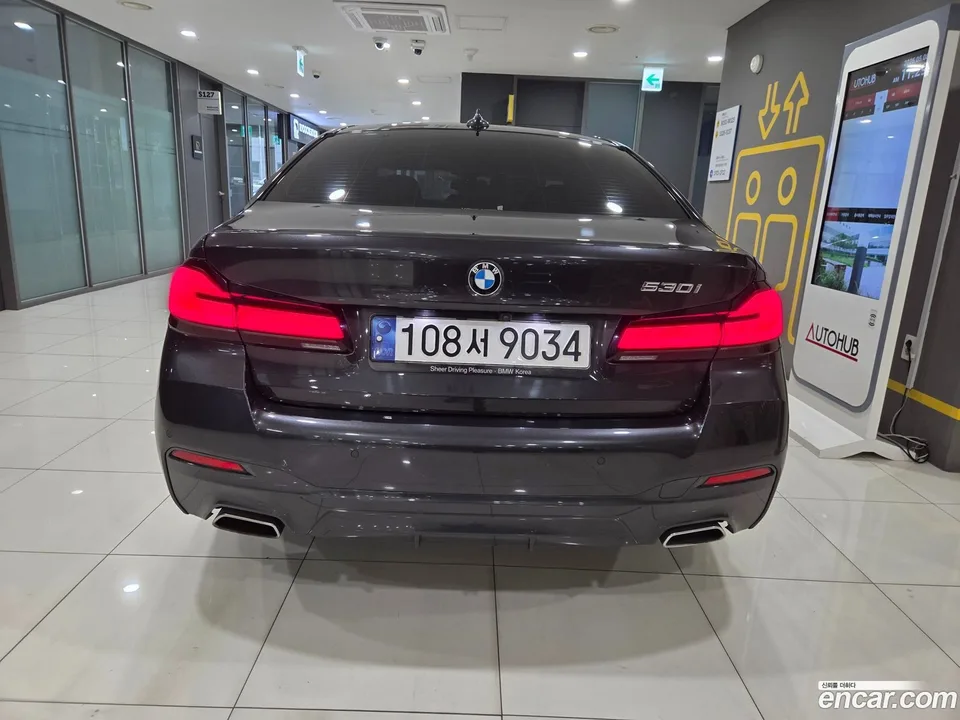 BMW 5 Series 530i M 2023 — миниатюра 4