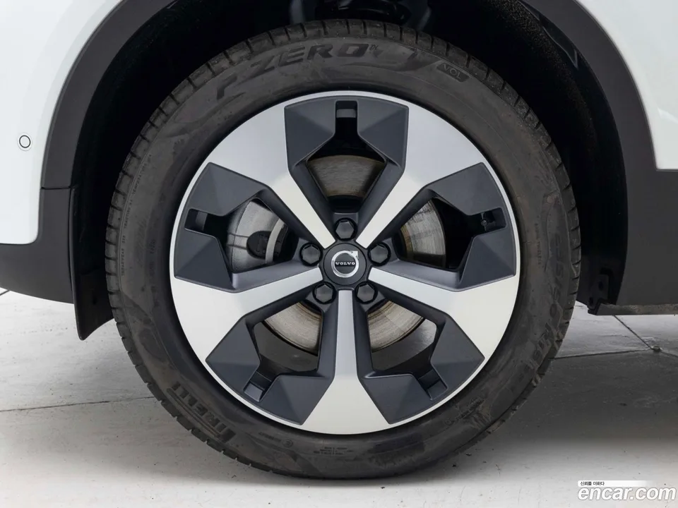 Volvo XC40 B4 2026 — миниатюра 5