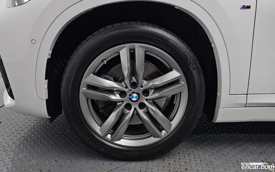 BMW X1 xDrive 20i M 2022 — миниатюра 2