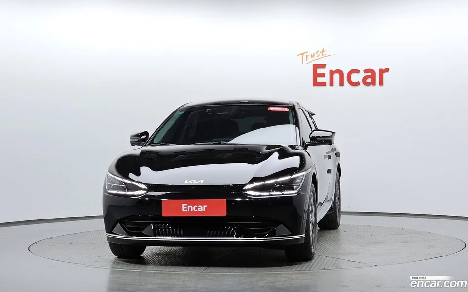 Kia EV6 2023 — миниатюра 3
