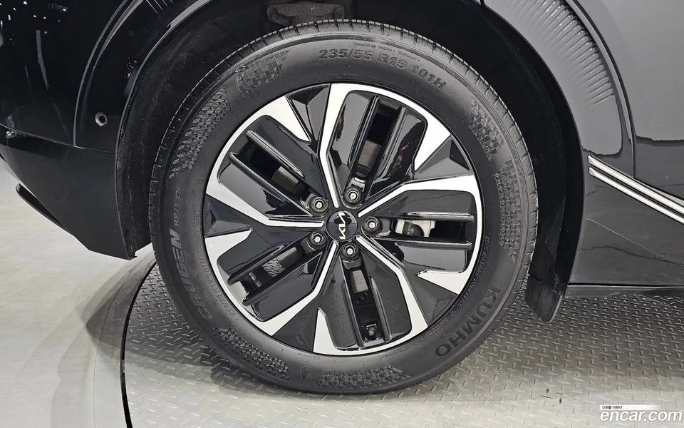 Kia EV6 2023 — миниатюра 5