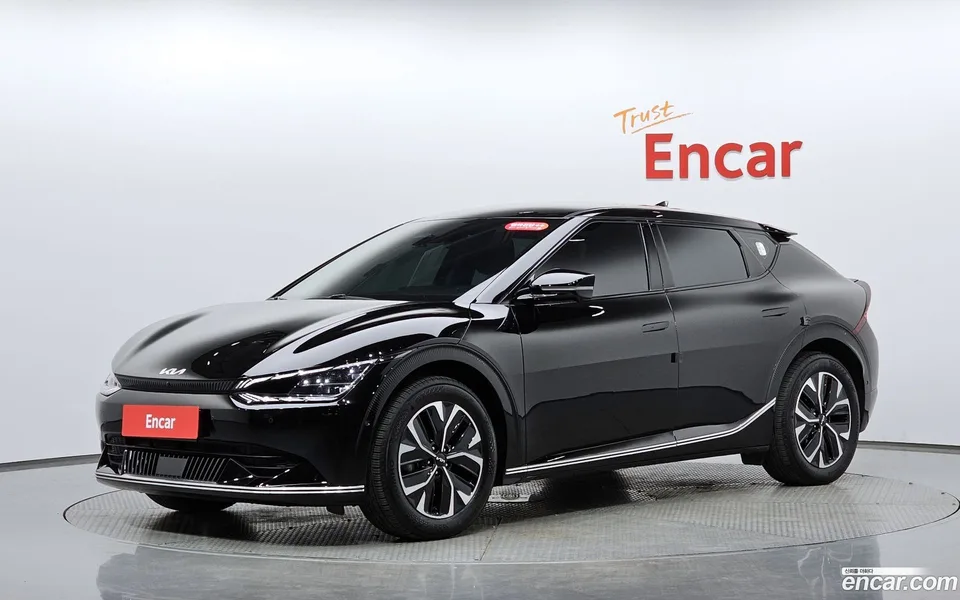 Kia EV6 2023 — фото 1, купить с доставкой в Москву