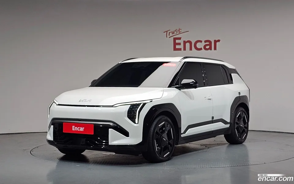 Kia EV3 2WD 2024 — фото 1, купить с доставкой в Москву