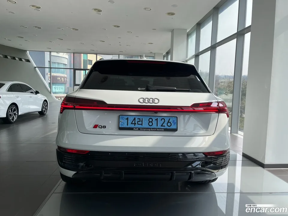 Audi Q8 e-tron 55 2024 — миниатюра 4