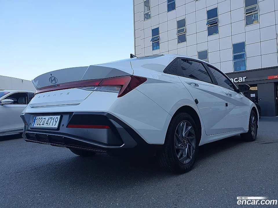 Hyundai Avante CN7 1.6 2023 — миниатюра 2