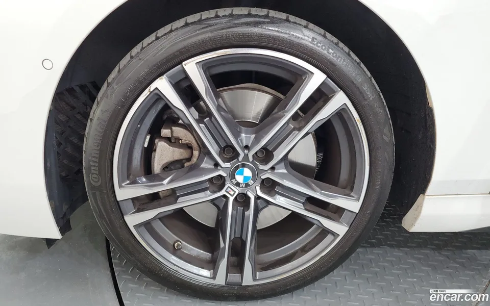 BMW 2 Series Gran Coupe 220i M 2023 — миниатюра 2