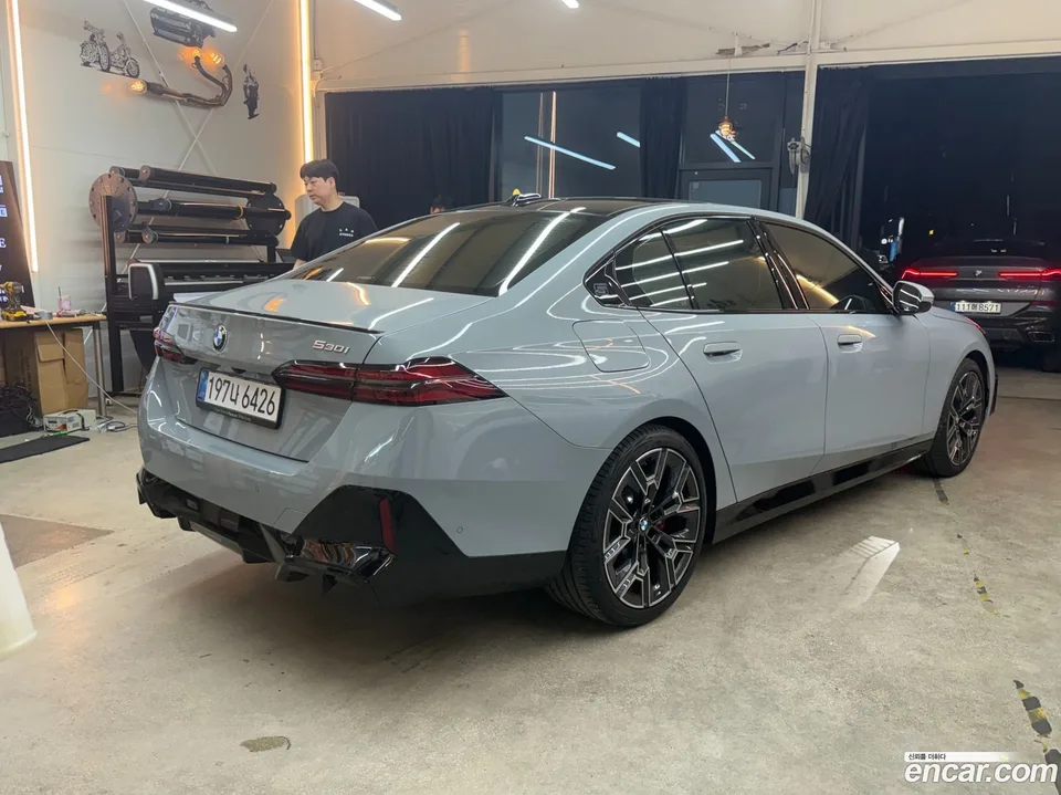 BMW 5 Series 530i xDrive M 2025 — миниатюра 2