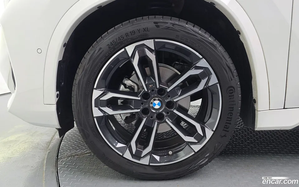 BMW X1 xDrive 20i M 2025 — миниатюра 5
