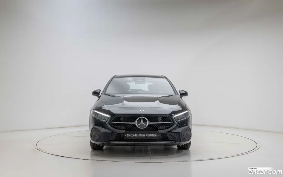 Mercedes-Benz A-Class A220 2024 — миниатюра 3