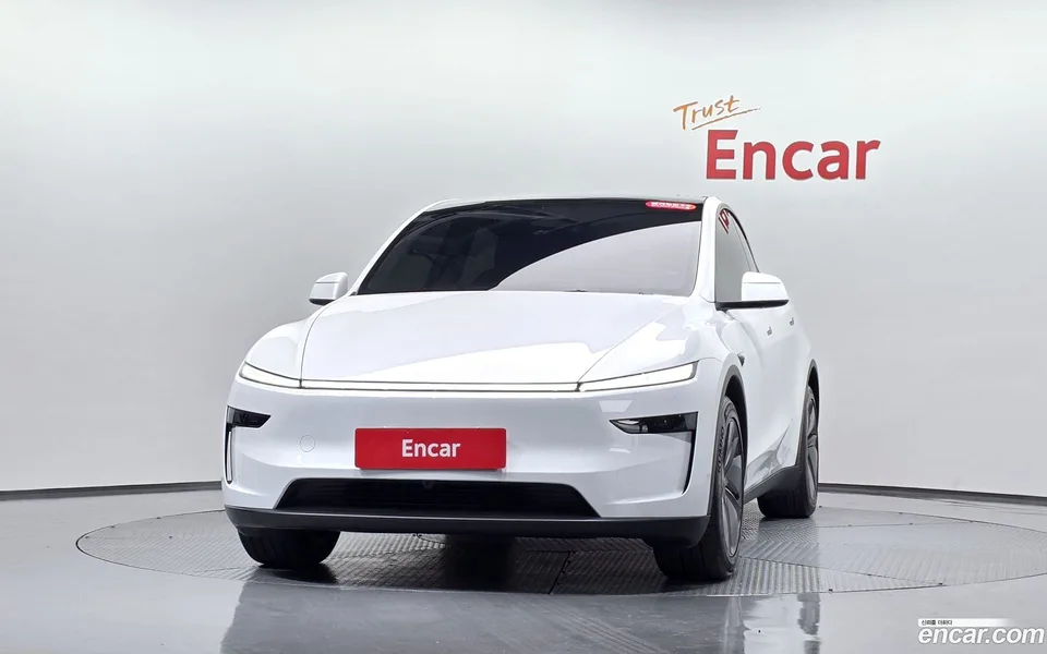 Tesla Model Y RWD 2025 — миниатюра 3