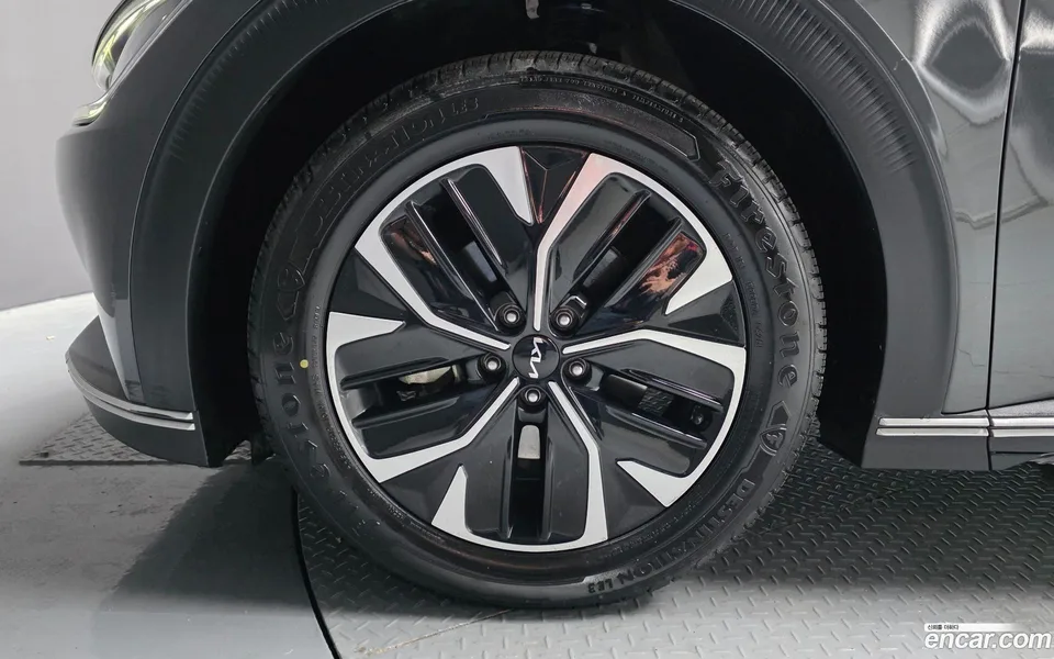 Kia EV6 4WD 2022 — миниатюра 5