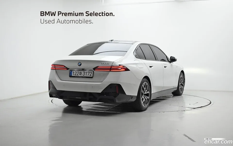 BMW 5 Series 523d M 2025 — миниатюра 2
