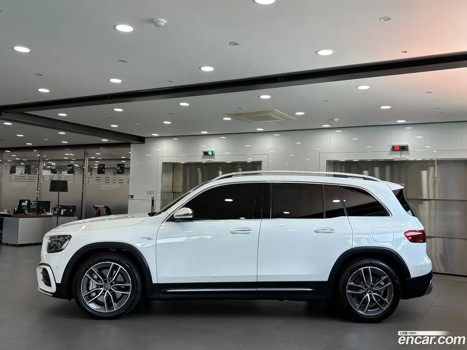 Mercedes-Benz GLB-Class AMG GLB35 4MATIC 2025 — миниатюра 4